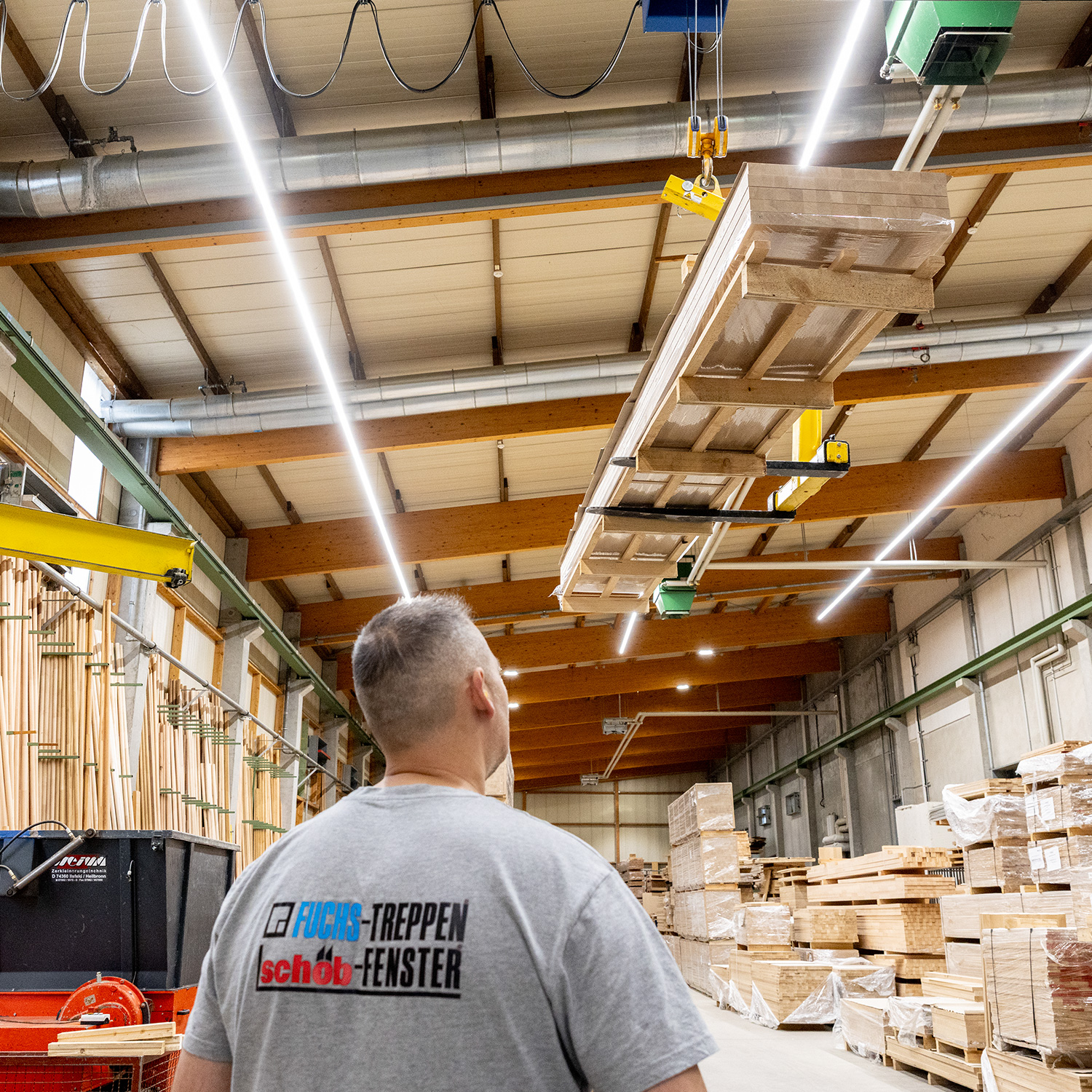 fuchs treppen holztreppe werkstatt hallenkran transport treppenrohling eiche holzlager