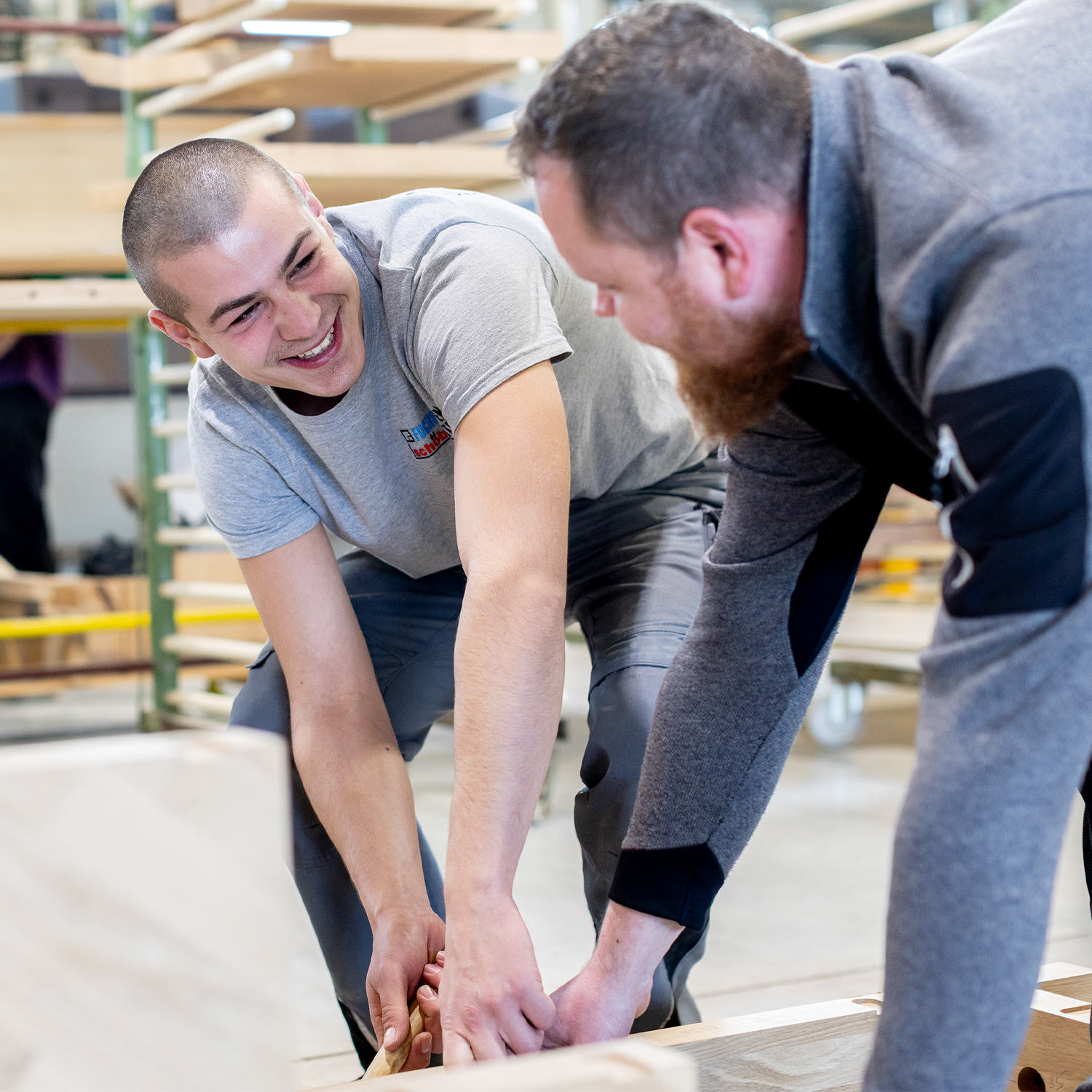 fuchs treppen treppenbau holztreppe werkstatt montage holzstufe teamarbeit