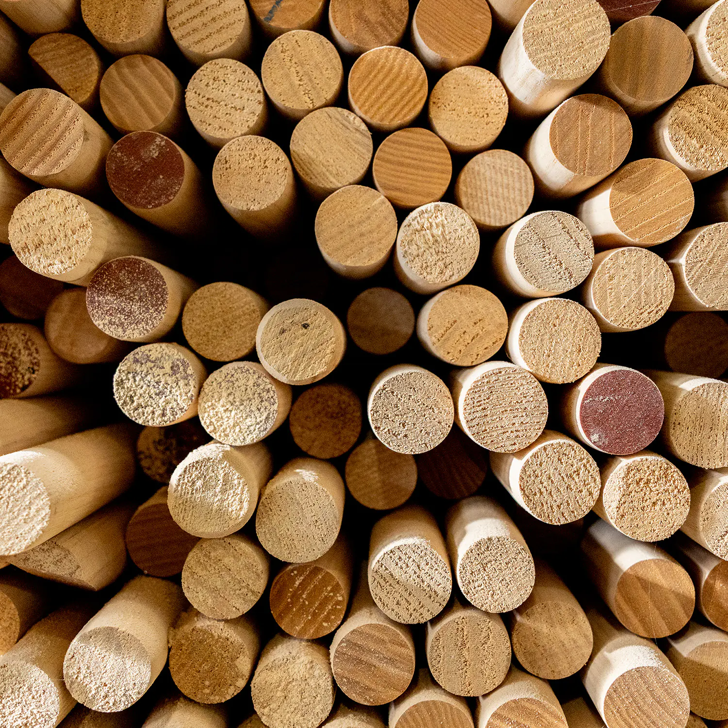 fuchs treppen holz rundstaebe fuer handlaeufe und gelaender nahaufnahme