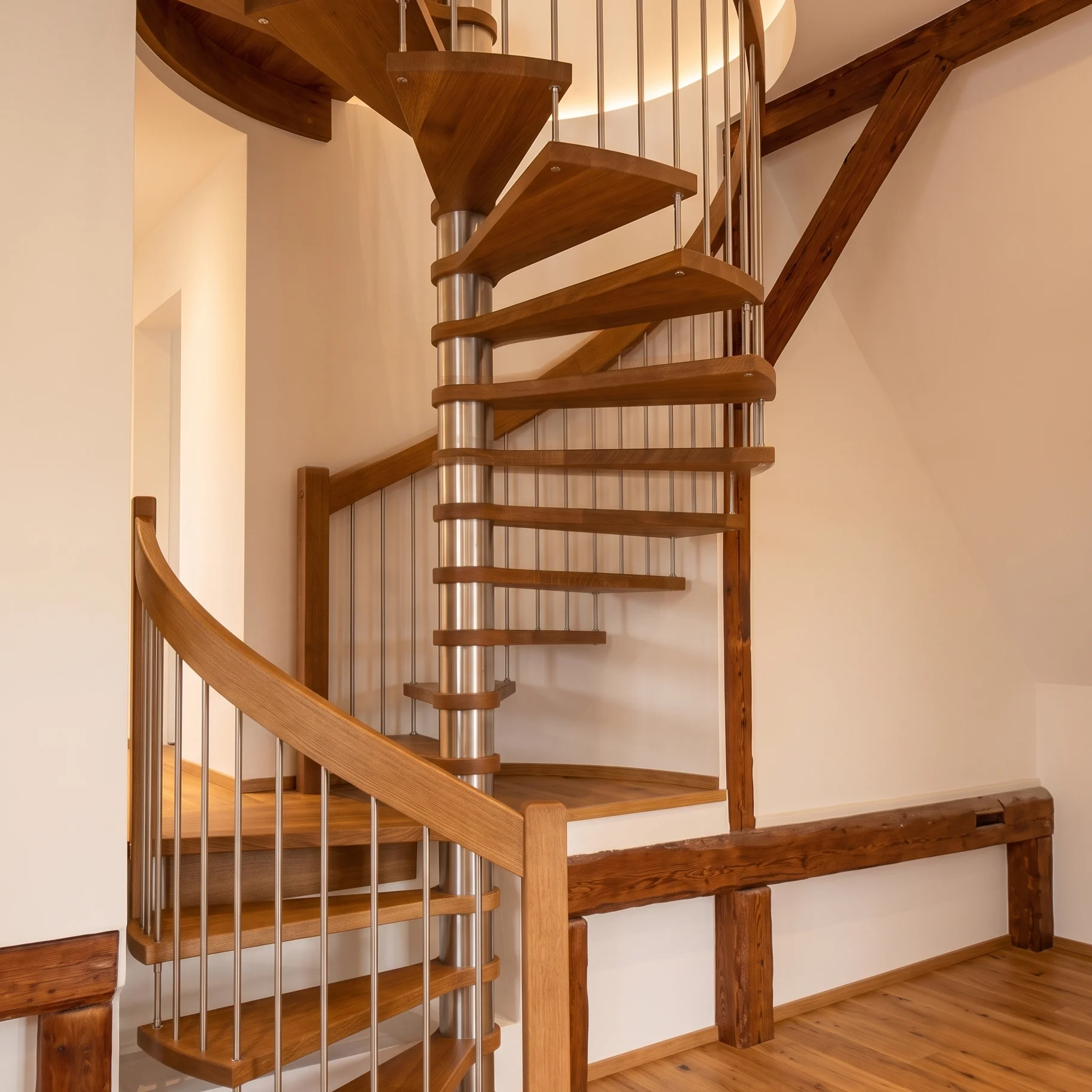 fuchs treppen ganzholz spindeltreppe eiche geoelt gelaender typ luzern
